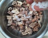 Foto langkah ke 3 dari resep 19. Isi Perut Tuna Masak Garo Rica (khas Manado).