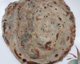 A picture of step 7 of Fusion fire garlic paratha.