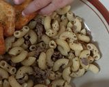 Foto langkah ke 3 dari resep Tumis Makaroni Bawang Putih.