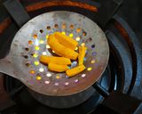 Foto langkah ke 2 dari resep Ikan Goreng Bumbu Kuning.