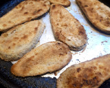 Foto del paso 3 de la receta: Milanesas de berenjena con ensalada