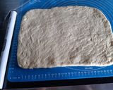Foto langkah ke 2 dari resep Abon roll bread.