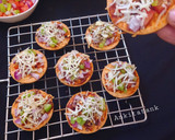 બિસ્કીટ પીઝા (Biscuit Pizza Recipe In Gujarati) રેસીપી સ્ટેપ4ફોટો