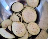 Une image de l'étape 1 de Gratin aubergine au poulet.