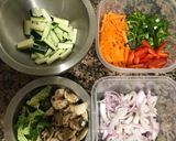 Foto del paso 1 de la receta Fideos chinos (verduras pollo y gambitas)