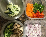 Foto del paso 1 de la receta: Fideos chinos (verduras pollo y gambitas)