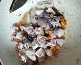 Foto langkah ke 3 dari resep Tumis Cumi Cabai Hijau.