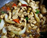 Foto langkah ke 4 dari resep Ayam teriyaki paprika.