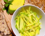 Hình bước làm 2 của món Xoài xanh mắm đường