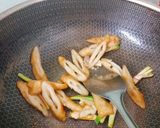 Hình bước làm 2 của món Khổ qua xào mì căn