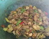 Foto langkah ke 8 dari resep Tumis Brokoli, Ayam dan Baby corn.