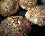 Foto del paso 8 de la receta: Hamburguesas de Arvejas y pencas de acelga de mi casa... 🤔🍔🍔🍔🤨😜!!!