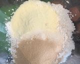 Foto del paso 1 de la receta: Medialunas o facturas sin gluten