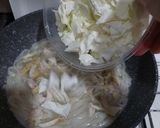 Foto langkah ke 3 dari resep 14. Kwetiau Kuah Ayam Suwir.