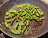 Foto del paso 3 de la receta: Espárragos asados 😋