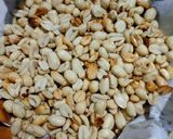Foto langkah ke 1 dari resep Kue Kacang 1 Kg Tepung.