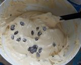 Foto langkah ke 5 dari resep Vanilla raisin cake.