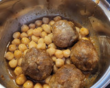 Foto del paso 12 de la receta: Albóndigas al horno con garbanzos, judías y champiñones