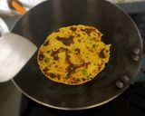 A picture of step 3 of Muli ke Parathe.
