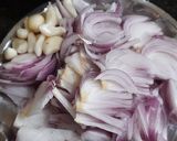 மொச்சை சுரைக்காய் கூட்டு(suraikkai koottu recipe in tamil) ரெசிபி ஸ்டேப் 2 புகைப்படம்