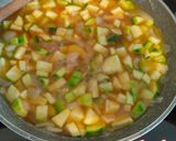 Foto del passaggio 2 della ricetta Pasta e zucchine come piace a me 😋