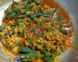 A picture of step 4 of Masala Bhindi.