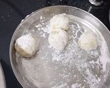 A picture of step 2 of Falhari Dahi Vada.