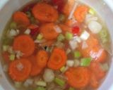 Foto langkah ke 2 dari resep Sop Sayur Bumbu Pala.