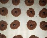 Foto langkah ke 5 dari resep Kue Semprit Coklat.