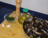 Foto del paso 1 de la receta: Mejillones a la plancha