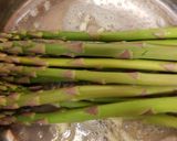 A picture of step 2 of My tasty Asparagus 💖.