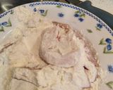 Foto del passaggio 1 della ricetta Pollo con pinoli e uvetta