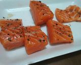 Foto langkah ke 1 dari resep Blackpaper Salmon Sauce.