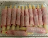 Foto del paso 11 de la receta: Envuelto de espárragos con pimientos y ensalada de minis