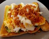 A picture of step 2 of My Avocado with Egg on toast & Bacon crispies. 😙.