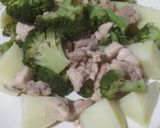 Foto langkah ke 3 dari resep Brokoli Kentang Saus Lada Hitam.