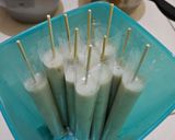 Foto langkah ke 3 dari resep Es Lilin Pisang Lapis Coklat.