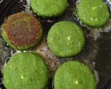 A picture of step 7 of Palak chole cheese kabab.