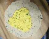 A picture of step 7 of Paneer paratha.