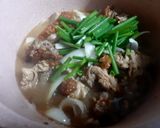 Hình bước làm 2 của món Thịt vịt quay kho hành tây