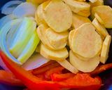 Foto del paso 1 de la receta: TORTILLA DE BATATA 🍠 🧅 🫑