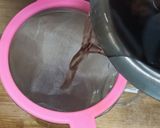 A picture of step 4 of Hibiscus flowers Tea.