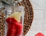 Foto langkah ke 2 dari resep Jus Semangka Lemon (Jus Anti Flu).