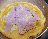 Foto del paso 2 de la receta Tortilla abierta de jamón york, membrillo y queso