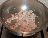 A picture of step 4 of Methi Matar Malai.