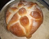 Foto del paso 9 de la receta: Pan de muerto relleno de queso crema y chocolate abuelita