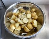 A picture of step 5 of German Kartoffelsalat (German potato salad).