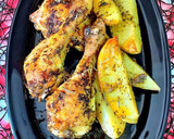 Foto del paso 7 de la receta: Cuartos traseros de pollo asados al horno con patatas nuevas