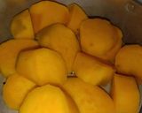 Foto langkah ke 1 dari resep Donat Ubi.