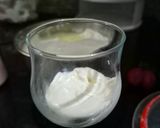 Foto langkah ke 3 dari resep Yogurt Susu Strawberry Merah Putih.